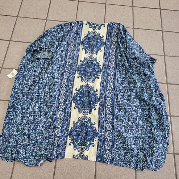 NWT Women's One Size Angie Printed Kimono S-XL Blue Cream 100% Rayon - Picture 3 of 7